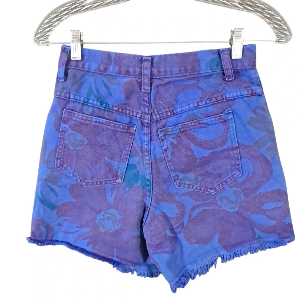 Vintage Michael Jeans Shorts Women 26 Denim High Rise Classic 90s Y2K USA Floral